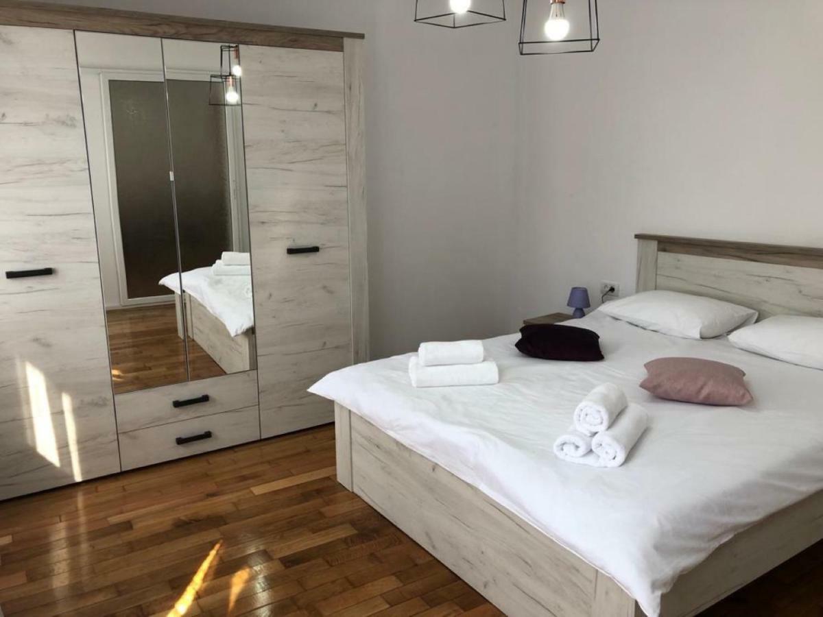 Apartamento Casa Alise-Luise Braşov Exterior foto